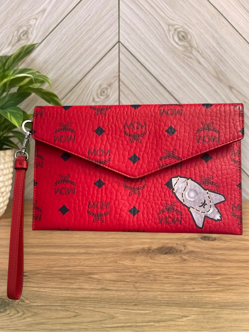 MCM VISETOS Rocket Envelope Wristlet Reach for the Stars 2021 Capsule Collection